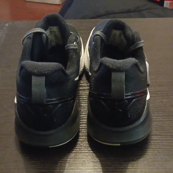 Nike Kobe Bryant Mamba Focus Black, White, Dark Gray SZ 8 Womens SZ 9.5 EUC